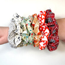 Load image into Gallery viewer, Scrunchie
